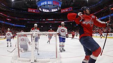 Connor McMichael z Washington Capitals slaví sv�j gól proti Montreal Canadiens.