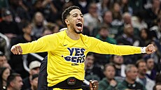 Tyrese Haliburton z Indiana Pacers oslavuje.