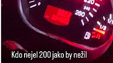 Fanou�ci Turkovi vyjad�ují podporu. Zve�ej�ují fotky z jízdy ve vysoké...