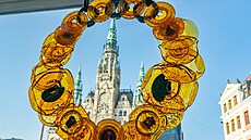 Osobitý styl. Originální barevnost zá�ila i na výstav� Sklo v p�ekladu,...