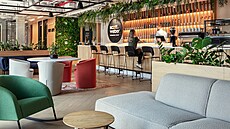 Provozovatelé flexibilních kancelá�í nez�stávají jen u toho, co u� mají, ale...