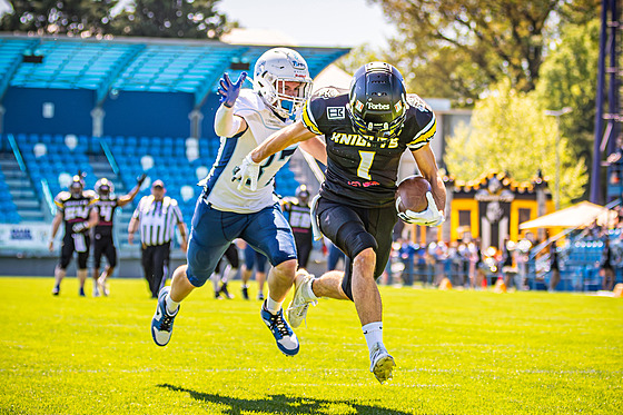 Obrana Steelers marn chytala wide receivera uboe Paprku z Nitry Knights.