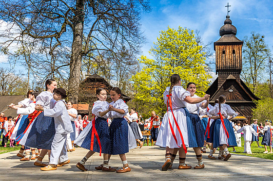 U�ijte si jaro na Vala�sku � krásná p�íroda, folklor i pohoda