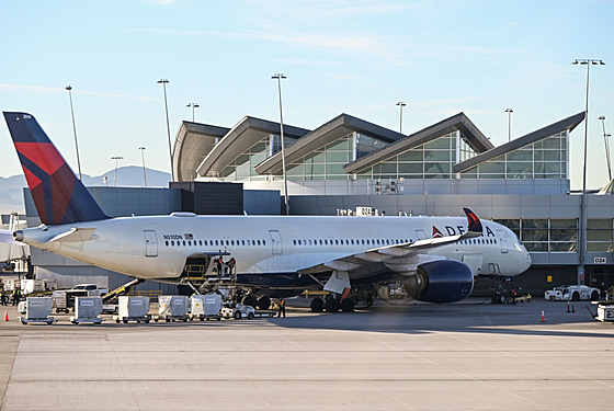 Airbus A350-941 spolenosti Delta Air Lines na mezinárodním letiti Harryho...