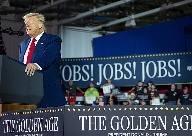 Absurdní tah s cly. Podle Trumpa se američtí filmaři nacestovali dost