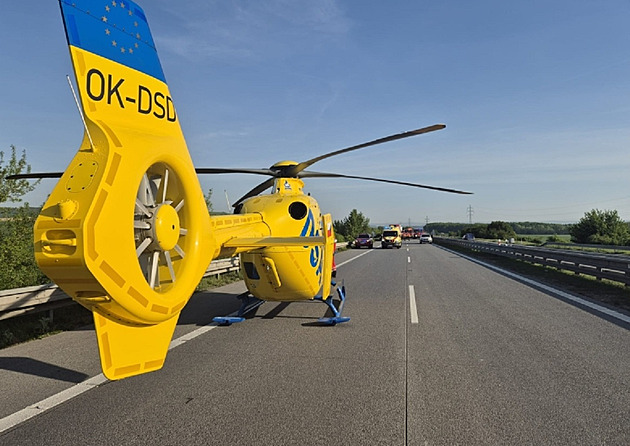 Nehoda uzavřela D1 na Přerovsku, zasahuje i vrtulník