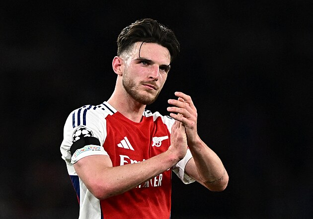 Tottenham hledá fanouška, který během zápasu urážel manželku hvězdy ...