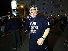 Píjezd mistrovských hokejist Komety do Brna. Po návratu z Pardubic je pilo...