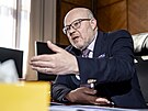 Ministr zdravotnictví Vlastimil Válek