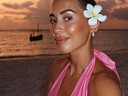 Populární je na Instagramu i védská modelka Kenza Zouitenová, kterou sledují...