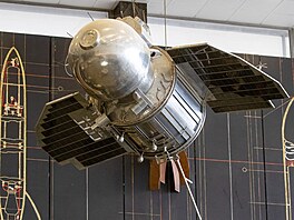 Replika kosmické lodi Ven�ra 1 vystavená ve Ciolkovského muzeu historie...