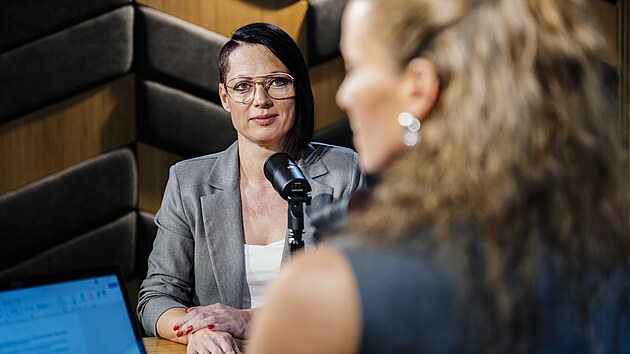 Hostem po�adu Rozst�el je Melanie Zajacov�, vedouc� Katedry soci�ln� pr�ce FF UK a ��fka projektu New Leaf �esko.