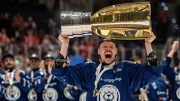 Marek �aloga zved� Masaryk�v poh�r.