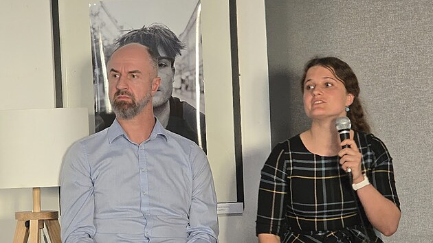 Zprava advoktka spolenosti Frank Bold Lenka Hlavov a nmstek pro rozvoj msta Luk dek (TOP 09) na debat o kontribucch v Hradci Krlov (29. dubna 2025)