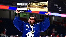 Branká Michal Postava, nejlepí gólman extraligového play off v sezon...