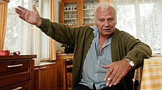 Herec Petr Haniinec a Jaromír Jágr na snímku z roku 2005.
