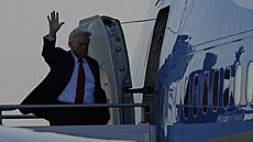 Americký prezident Donald Trump na mítinku s volii ve stát Michigan chválil...