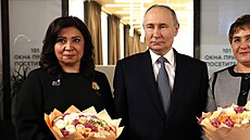 Vladimir Putin p�i setkání s vdovami a matkami padlých voják� (8. b�ezna 2025)