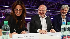 Primátorka Karlových Var Andrea Pfeffer Ferklová, majitel Mattoni 1873...