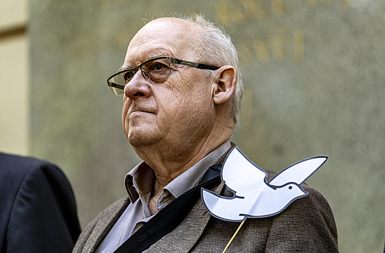Exministr zahranií za sociální demokracii Jan Kavan slavil svátek práce s...