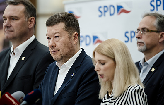 Tomio Okamura prohlauje, e kdy bude po volbách ve vlád, chce revidovat vechna povolení k pobytu Ukrajincm, kteí jsou v esku. Podporu by pro to ale nenae ani u ANO.
