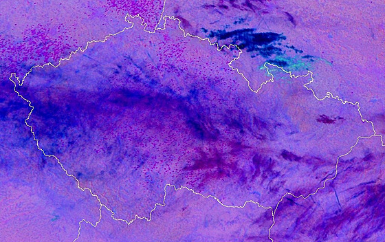 �arod�jnické ohn� zachytil snímek z dru�ice. (30. dubna 2025)