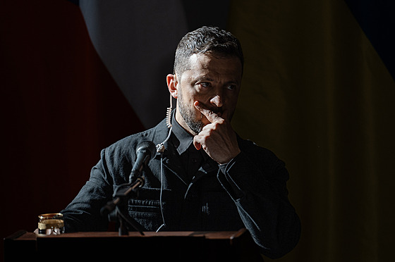 Ukrajinský prezident Volodymyr Zelenskyj je po necelých dvou letech znovu na...