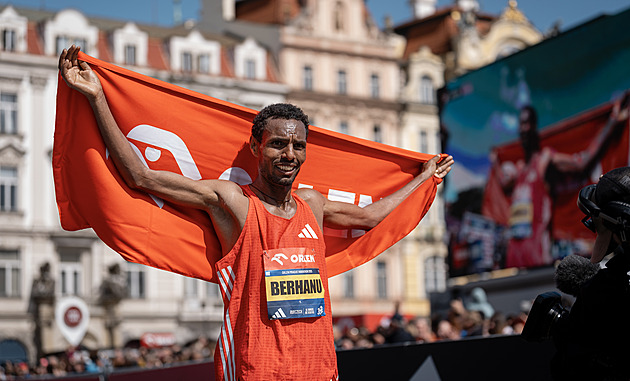 Behranu obhájil triumf v Pražském maratonu. České tituly mají Havlena a Hrochová