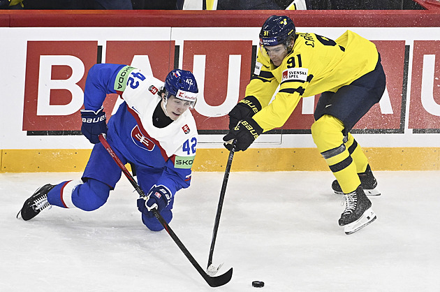 Facka na úvod? Tak to nebereme. Kouč Slováků se čílil: Neřešme hned hráče z KHL