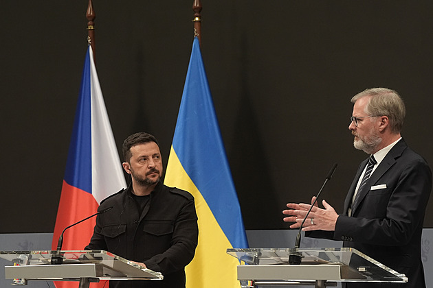 Skutečná solidarita vyžaduje oběti. Nejvyšší představitelé země by v pomoci Ukrajině měli jít příkladem