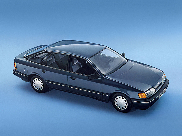 Před 40 lety představil Ford Scorpio. Aby ho pak odrovnal příšerným designem