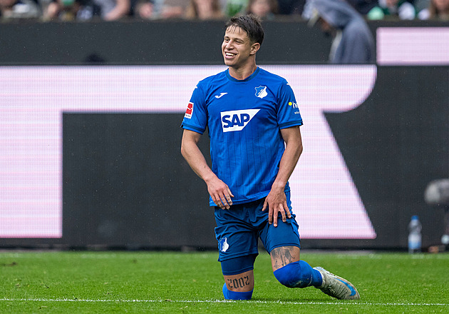 Deset měsíců od posledního gólu. Hložek se zotavuje, zabojuje o nominaci na MS?