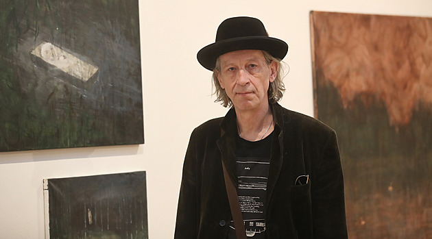 Zdenk Janoec Benda na své první souborné výstav  nazvané Pavilon (ne)klidu v...