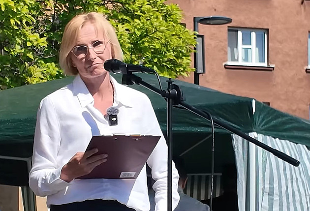 V rudé baště KSČM netáhla. Bylo to na náměstíčku, svítilo slunko, říká Konečná
