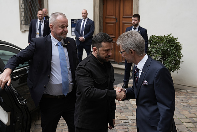 Věští Zelenského návštěva Prahy mír, nebo boj za Českou republiku do posledního Ukrajince?