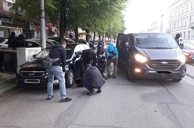 Policisté zadreli v Brn dvojici cizinc, která prodávala zájemcm padlané...