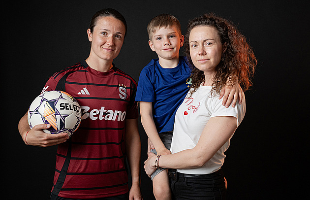 Fandi mámám. Fotbalová liga žen podpoří matky samoživitelky