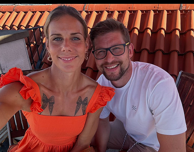 Oštěpařka Ogrodníková porodila. S hokejistou Vránou má syna Jáchyma