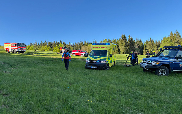 Na pomoc zrannému cyklistovi se k Jáchymovu sjely skoro vechny sloky IZS.