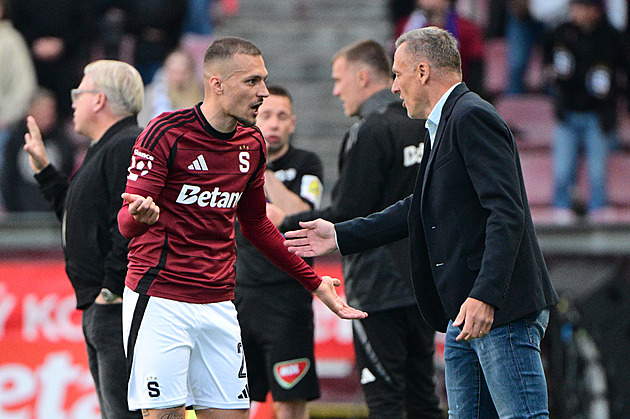 Před bránou se ztrácíme, chybělo všechno, litoval Haraslín. Doufá v koukatelné derby