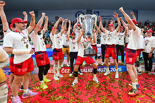 Lvi Praha jsou volejbalovými šampiony, s Karlovarskem otočili z 0:2 na 3:2