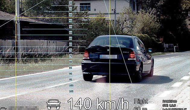Mladík v BMW jel v Hronov 140kilometrovou rychlostí.
