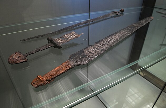 Mezi exponáty výstavy Msto na tech pahorcích je mimo jiné fragment mee s...