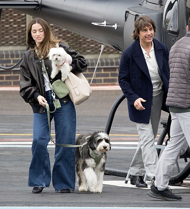 Tom Cruise a Ana de Armasov (2025)
