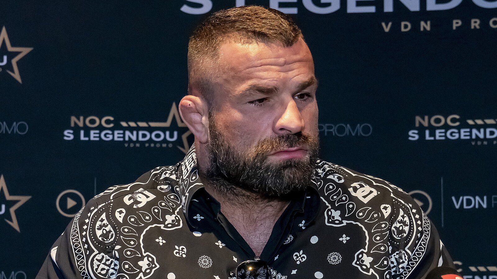 Vémola míří do vazby, hrozí mu až 18 let. Může zkolabovat, varoval advokát