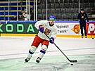 eský útoník Jakub Lauko nahrává na tréninku reprezentace v Herningu.