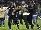 Kou Interu Simone Inzaghi slaví se svým týmem postup do finále Ligy misr.