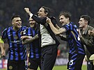Kou Simone Inzaghi slaví s hrái Interu vítzství nad Barcelonou.