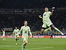 Vzduné oslavy spustil po svém gólu barcelonský útoník Raphinha.