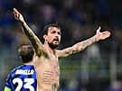 Francesco Acerbi bujae slaví vyrovnávací gól v nastavení semifinále.